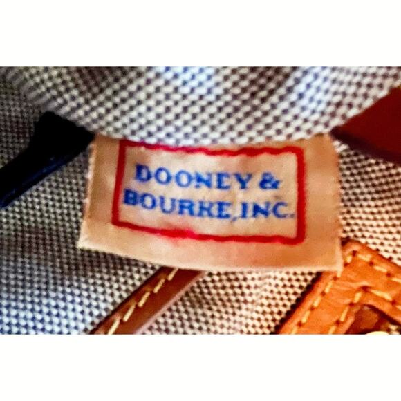 Dooney & Bourke Caramel Pebbled Leather Zip Pocket Large Shoulder Bag Classic